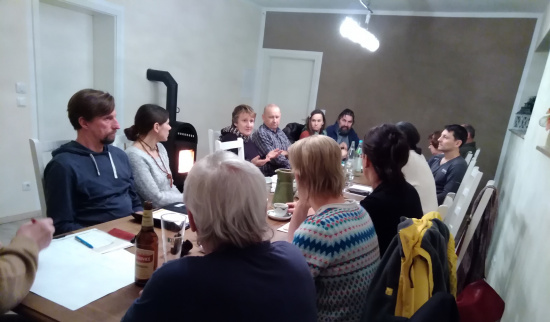 Im Gespräch mit dem Landwirt Foto: Theres Schimansky